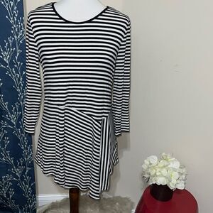 Vince Camuto Black White Stripe Asymmetrical Tunic Top 3/4 Sleeves Stretch sz M